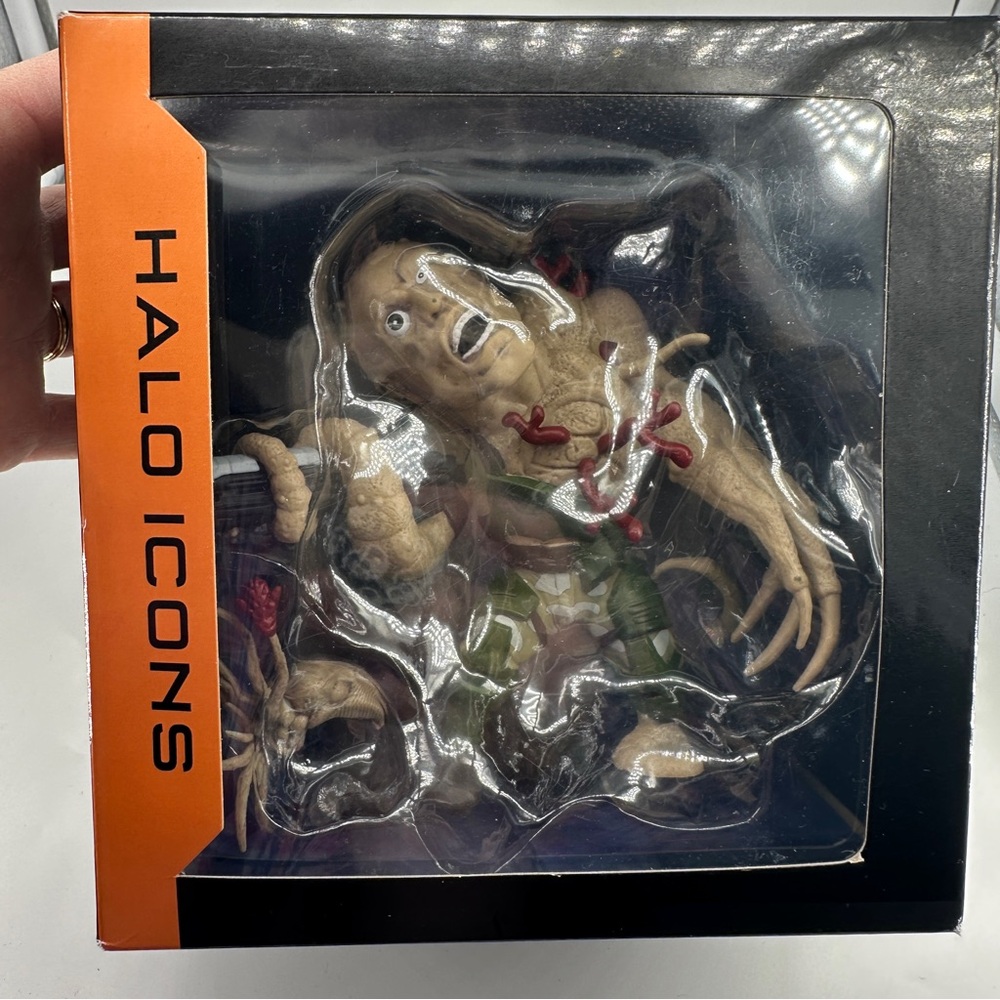 Halo LootCrate Screen Shots Halo Icons
Flood-Infected Marine Figure from 2017